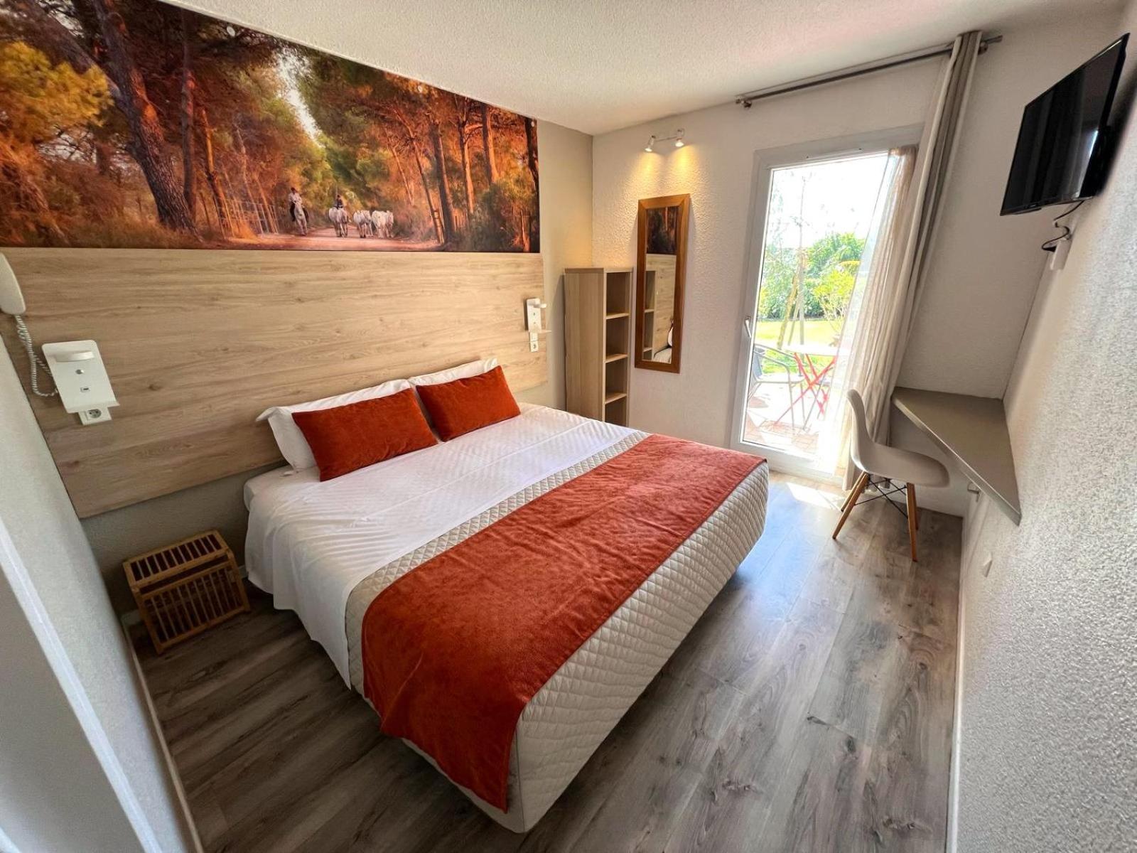 Hotel Le Mas Des Ponts D'ארל מראה חיצוני תמונה