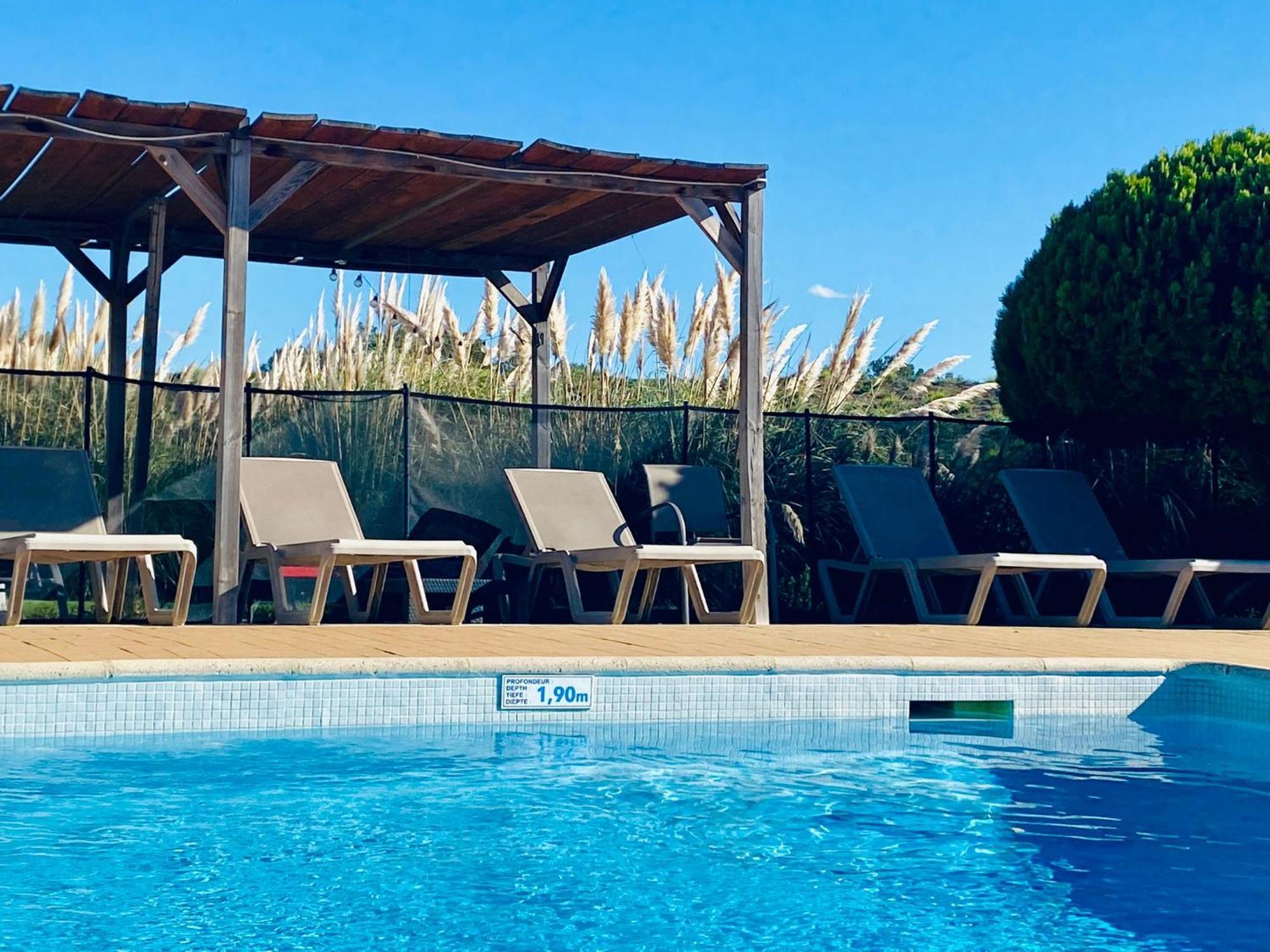Hotel Le Mas Des Ponts D'ארל מראה חיצוני תמונה