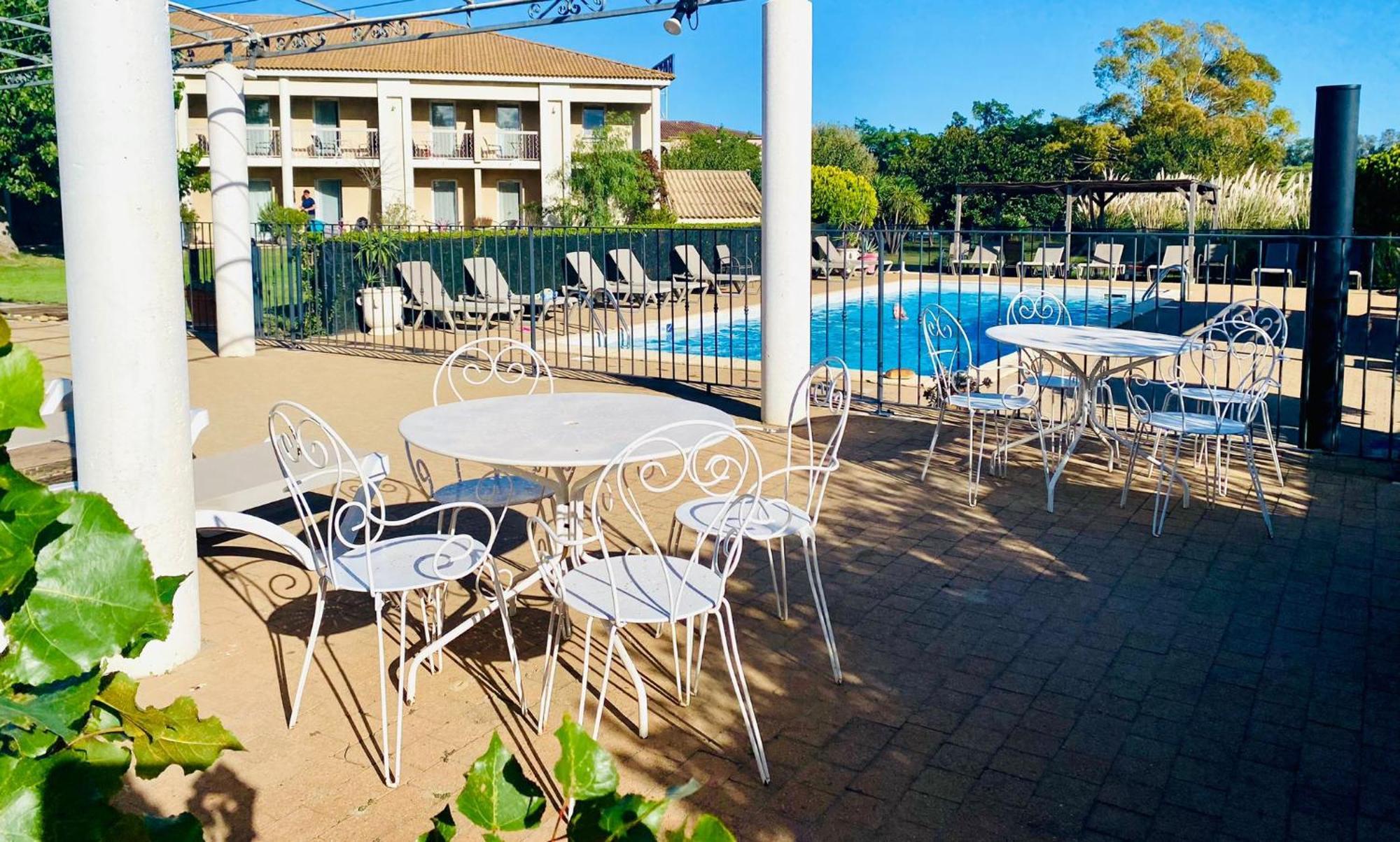 Hotel Le Mas Des Ponts D'ארל מראה חיצוני תמונה