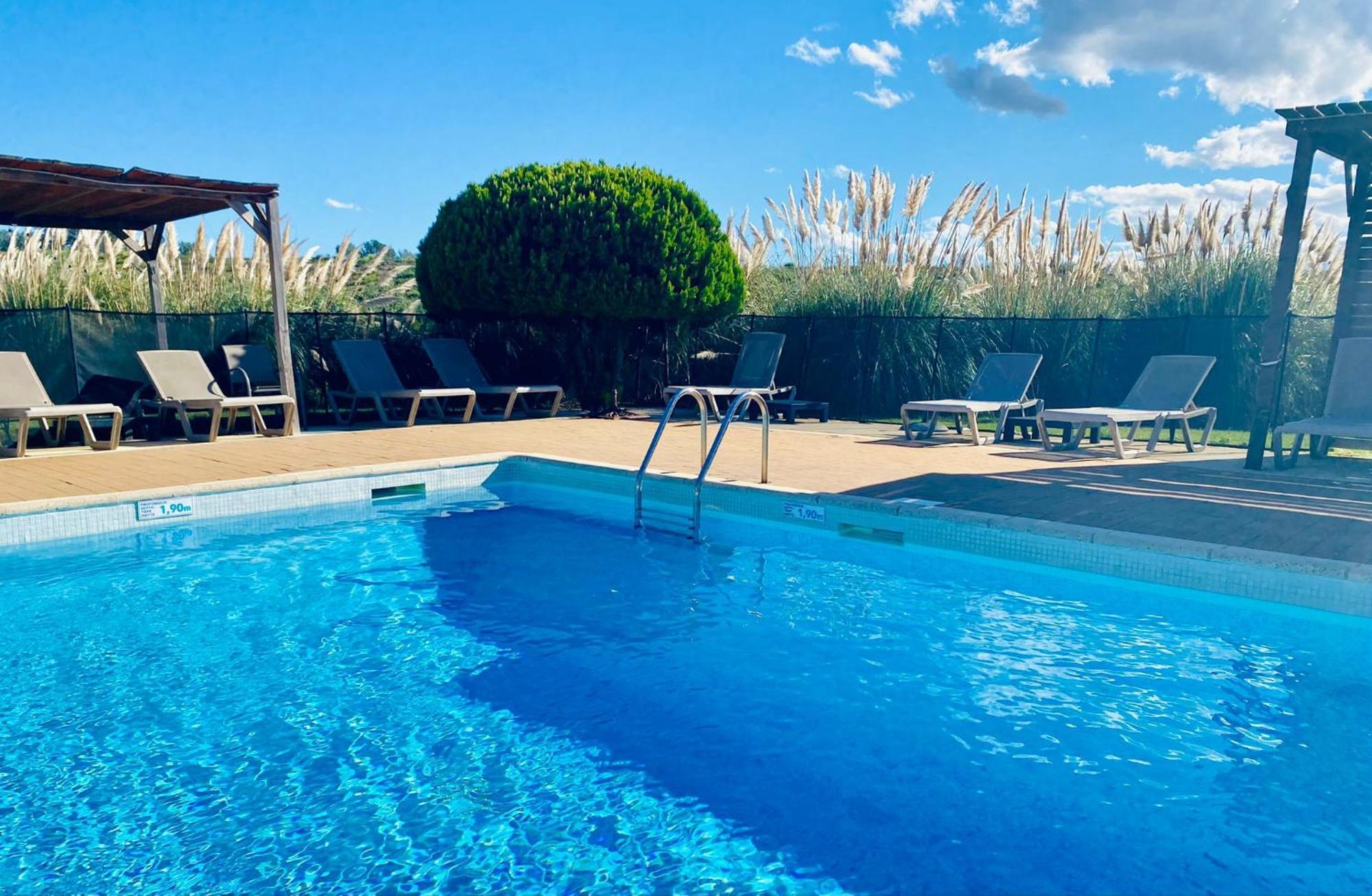 Hotel Le Mas Des Ponts D'ארל מראה חיצוני תמונה