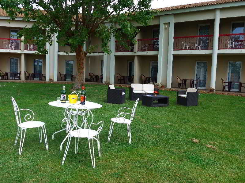 Hotel Le Mas Des Ponts D'ארל מראה חיצוני תמונה